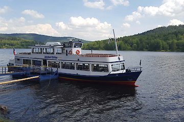 Schifffahrt auf der Moldau im Böhmerwald